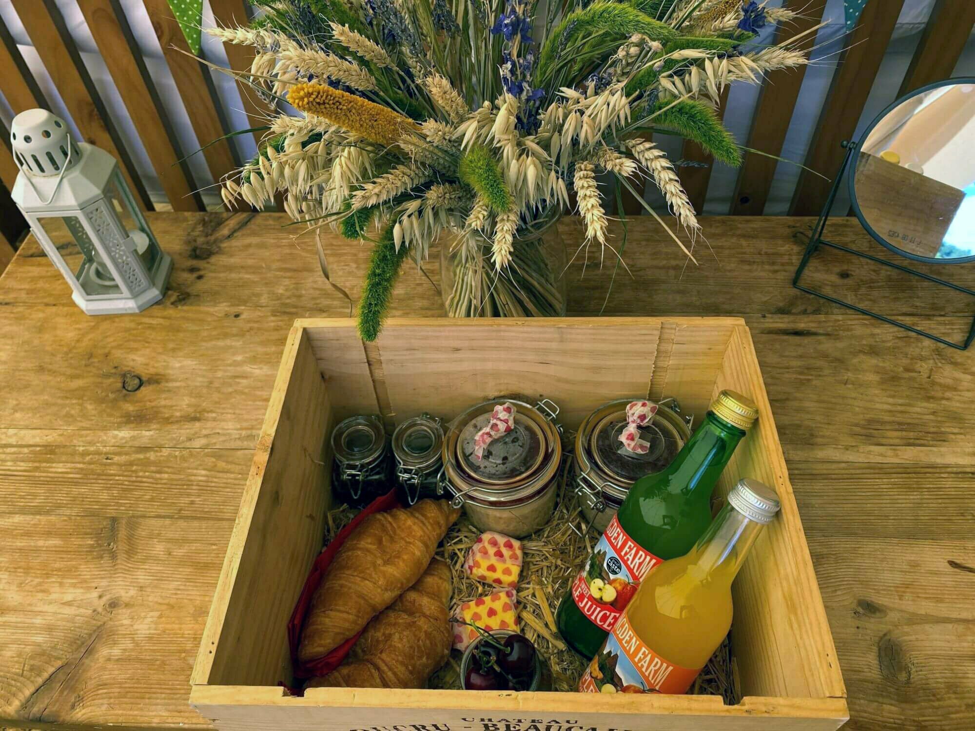 No cook breakfast hamper